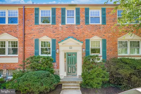 500 E Lancaster Ave #104, Wayne, PA 19087
