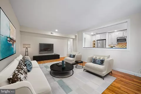 Living - 500 E Lancaster Ave #102D, Wayne, PA 19087 photo 4 of 6