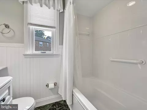 Bath - 500 E Lancaster Ave #102D, Wayne, PA 19087 photo 2 of 2