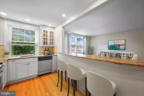 Kitchen - 500 E Lancaster Ave #102D, Wayne, PA 19087 photo 3 of 7