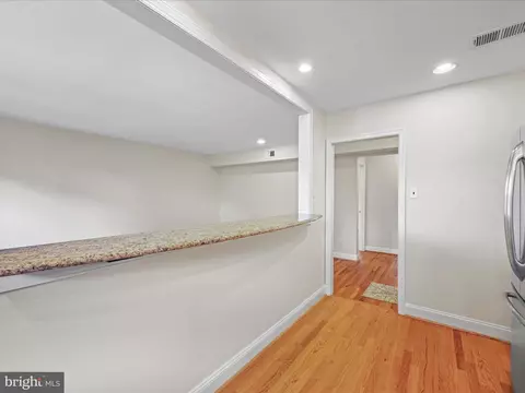 Entry Way - 500 E Lancaster Ave #102D, Wayne, PA 19087 photo 5 of 6