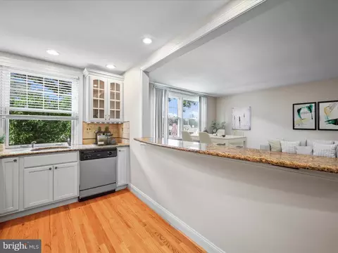 Kitchen - 500 E Lancaster Ave #102D, Wayne, PA 19087 photo 6 of 7