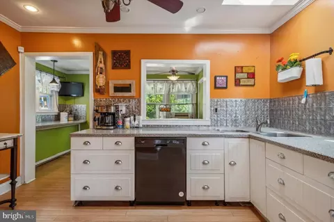 Kitchen - 7 Cloverdale Ave, Upper Darby, PA 19082 photo 2 of 4