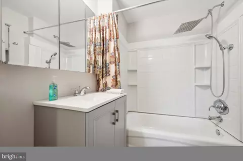 Bath - 1615 Mccay Ave, Boothwyn, PA 19061 photo 2 of 2