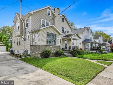 33 Beech Ave, Aldan, PA 19018