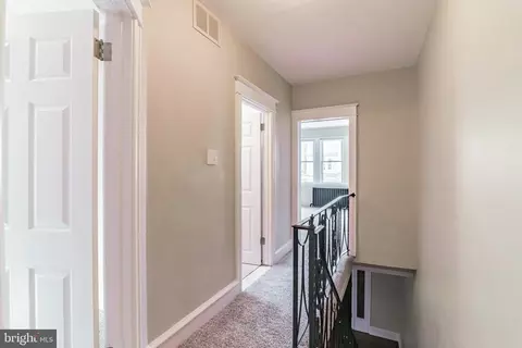 Entry Way - 226 Avon Rd, Upper Darby, PA 19082 photo 3 of 6