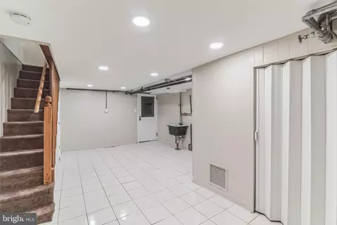 Entry Way - 226 Avon Rd, Upper Darby, PA 19082 photo 6 of 6