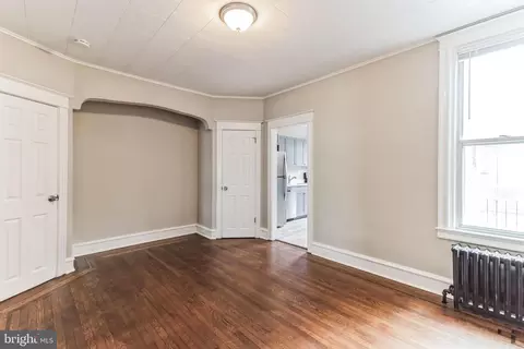 Living - 226 Avon Rd, Upper Darby, PA 19082 photo 5 of 6