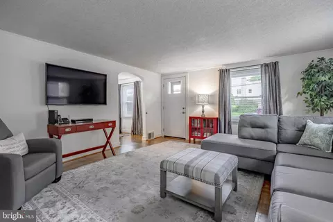 Living - 36 N Brookside Rd, Springfield, PA 19064 photo 1 of 1