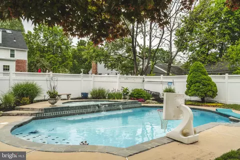 Exterior - 100 S Forest Rd, Springfield, PA 19064 photo 9 of 11