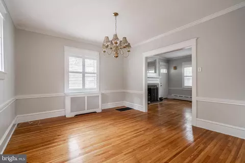 Living - 100 S Forest Rd, Springfield, PA 19064 photo 9 of 9