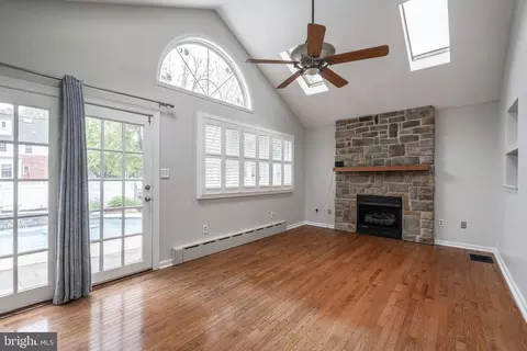 Living - 100 S Forest Rd, Springfield, PA 19064 photo 1 of 9