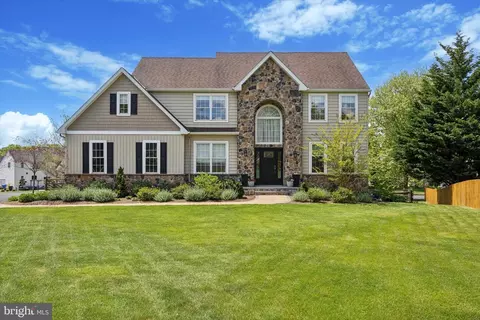 3 Shaw Cir, Garnet Valley, PA 19060