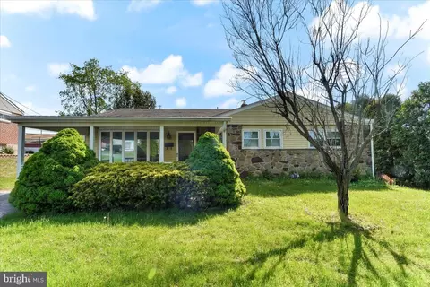 120 Tillman Ln, Aston, PA 19014