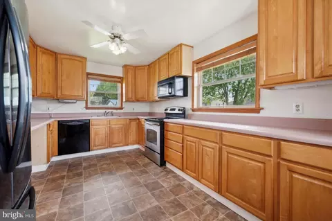 1125 Clements Ave, Marcus Hook, PA 19061 photo 8