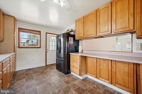 1125 Clements Ave, Marcus Hook, PA 19061 photo 9