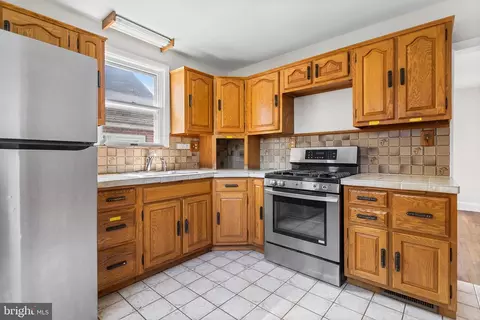 Kitchen - 117 Maple Rd, Wallingford, PA 19086 photo 2 of 2