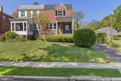 Exterior - 262 E Avon Rd, Brookhaven, PA 19015 photo 2 of 7