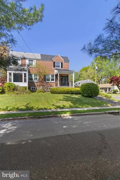 Exterior - 262 E Avon Rd, Brookhaven, PA 19015 photo 6 of 7