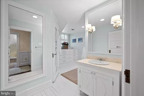 Bath - 4 Welwyn Rd, Wayne, PA 19087 photo 9 of 12