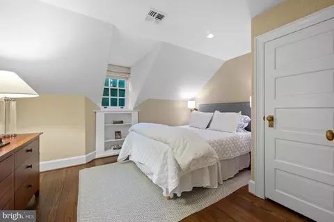 Bedroom - 4 Welwyn Rd, Wayne, PA 19087 photo 8 of 11