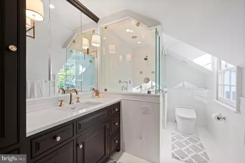 Bath - 4 Welwyn Rd, Wayne, PA 19087 photo 5 of 12