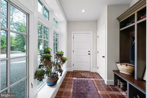Entry Way - 4 Welwyn Rd, Wayne, PA 19087 photo 4 of 10