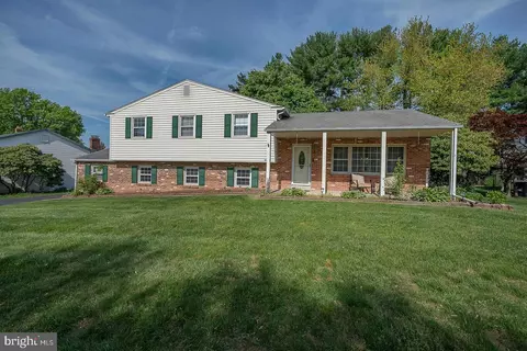 70 Hidden Valley Rd, Aston, PA 19014