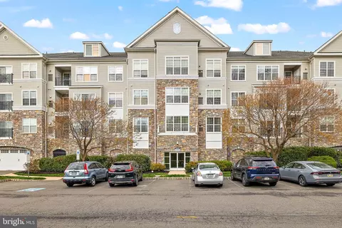 4305 Lydia Hollow Dr #B, Glen Mills, PA 19342