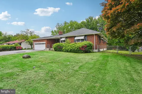 2810 Excelsior Dr, Aston, PA 19014