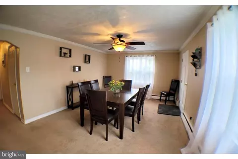 77 Florence Ave, Aston, PA 19014