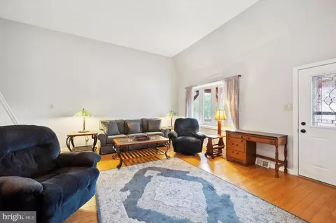 156 Ervin Ave, Linwood, PA 19061 photo 5
