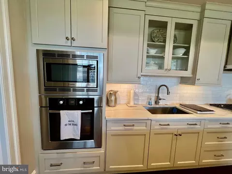 Kitchen - 102 Louella Ave #C3, Wayne, PA 19087 photo 3 of 4