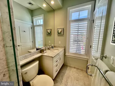 Bath - 102 Louella Ave #C3, Wayne, PA 19087 photo 3 of 7