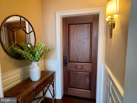 Entry Way - 102 Louella Ave #C3, Wayne, PA 19087 photo 3 of 10