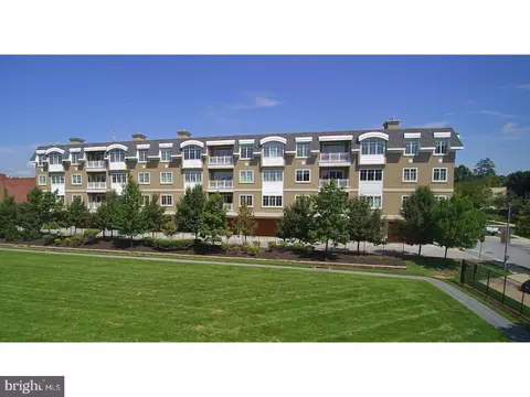 102 Louella Ave #C3, Wayne, PA 19087