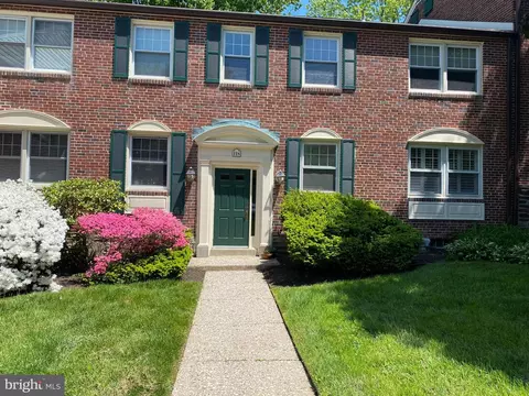 500 E Lancaster #118D, Wayne, PA 19087