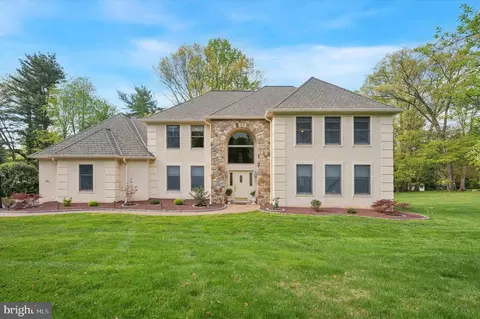 24 Dartmouth Ln, Haverford, PA 19041