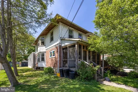 12 Wildwood Ave, Morton, PA 19070