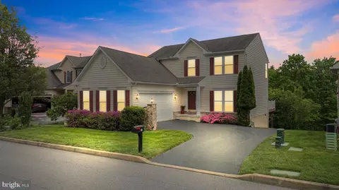 131 Columbus Ave, Newtown Square, PA 19073