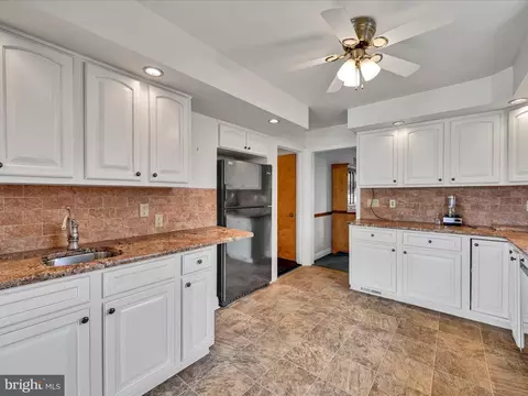 Kitchen - 485 Barker Rd, Springfield, PA 19064 photo 4 of 4