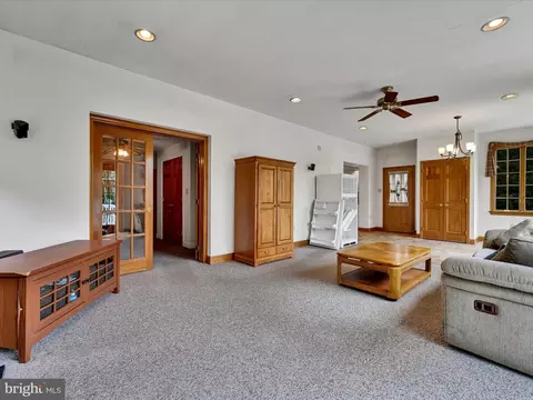 Living - 485 Barker Rd, Springfield, PA 19064 photo 4 of 4