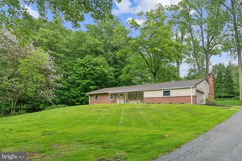 24 Woodland Dr, Glen Mills, PA 19342