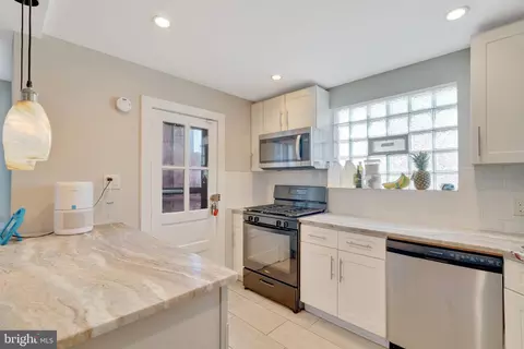 Kitchen - 253 Richfield Rd, Upper Darby, PA 19082 photo 1 of 4