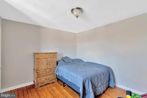 Bedroom - 253 Richfield Rd, Upper Darby, PA 19082 photo 4 of 5
