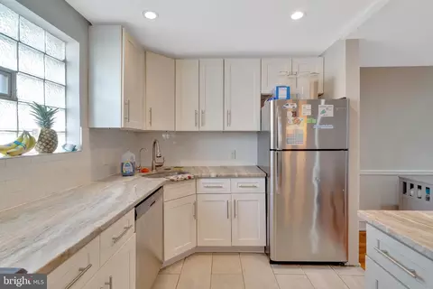 Kitchen - 253 Richfield Rd, Upper Darby, PA 19082 photo 2 of 4