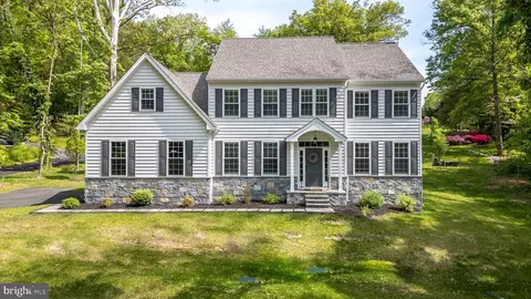 14 Rose Hill Rd, Media, PA 19063