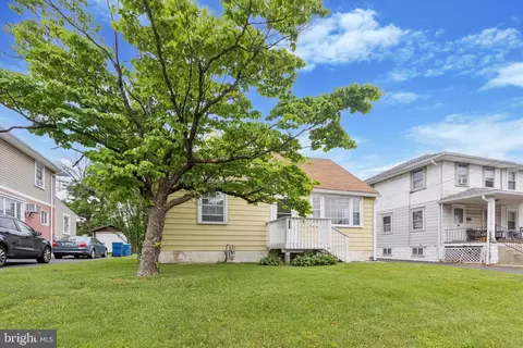 328 N Scott Ave, Glenolden, PA 19036