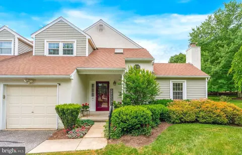 27 Hunters Run, Newtown Square, PA 19073