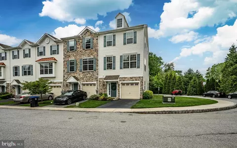 4117 Sophia Ln, Marcus Hook, PA 19061